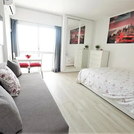 Iris Sea View Apartament *